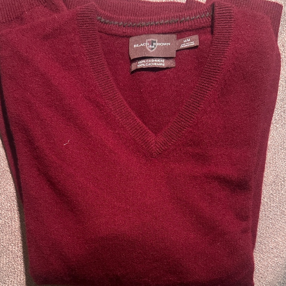 Black Brown 1826 Men's Cashmere Burgundy V-Neck Sweater